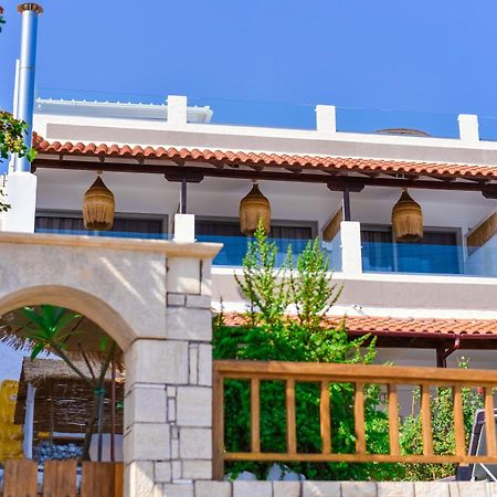 Laia Seafront Luxury Apartments Agia Pelagia 외부 사진