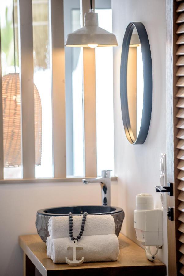 Laia Seafront Luxury Apartments Agia Pelagia 외부 사진